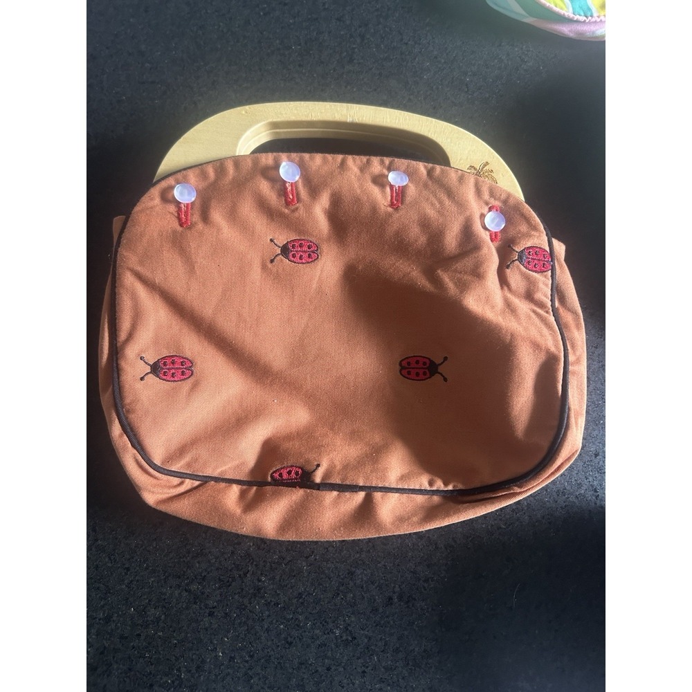 VTG Lilly Pulitzer Wood Handle Bermuda Bag with four Additional button on covers - Picture 2 of 16
